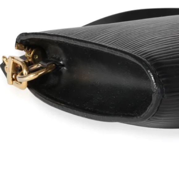 Louis Vuitton Epi LeatherPochette - Picture 13 of 16